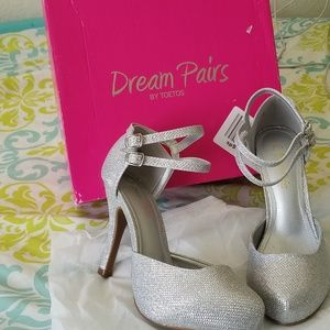 Size 7 silver heels